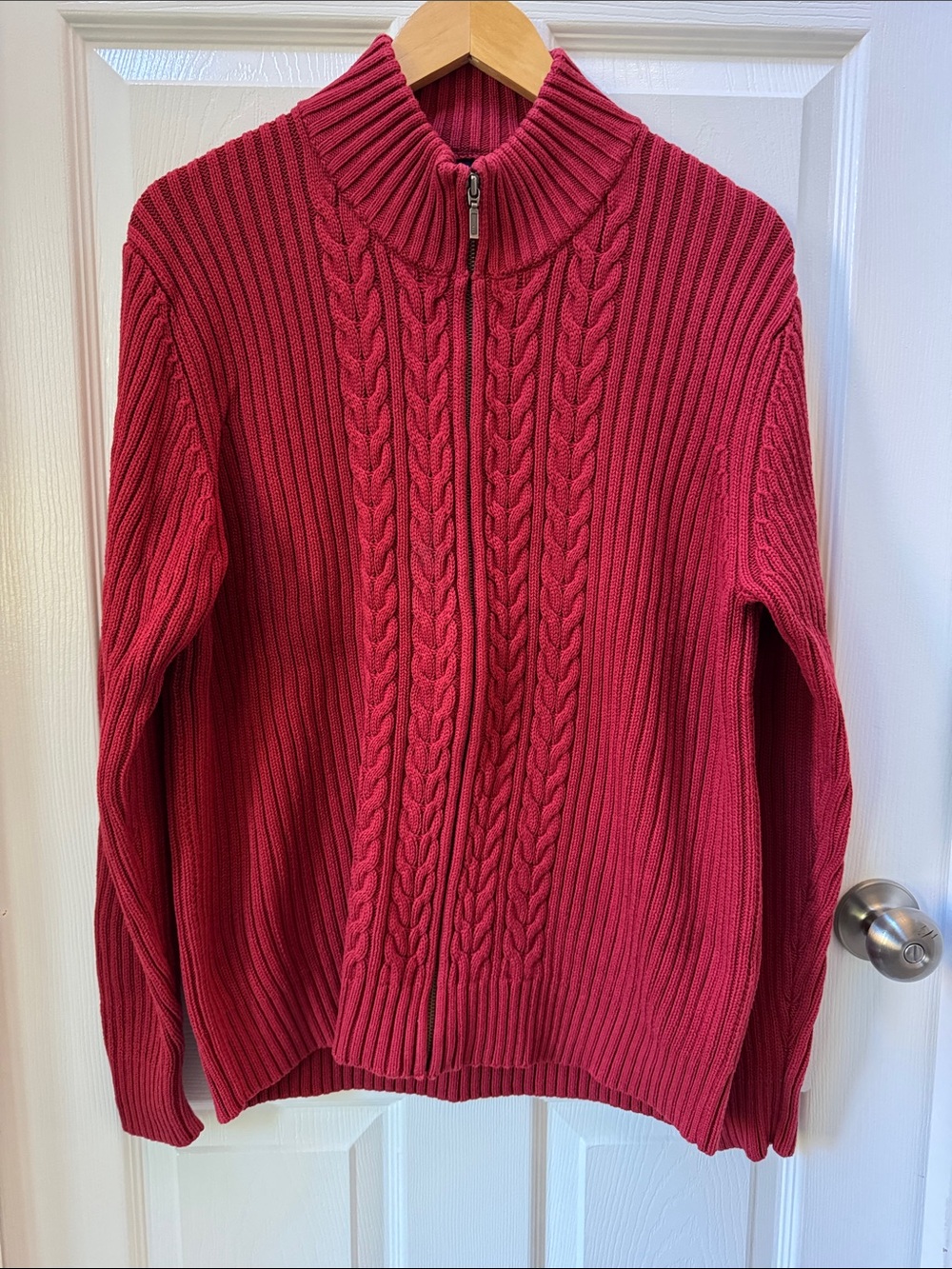 📌 Lands End Lg Women’s Cable-Knit Zip Sweater